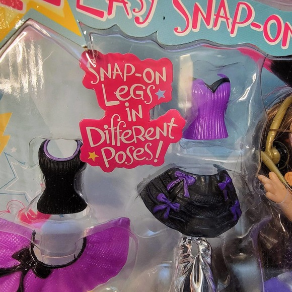 Rare Yasmin BRATZ KiDZ Concert Snap-On Fashion NIB packaging damaged - Picture 4 of 16